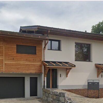 Appartement de 4,5 pièces, au rez-de-chaussée et premier étage, avec cave au rez-de-chaussée